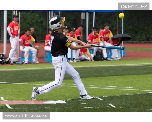 宁波工程学院等高校队伍参与慢投垒球比赛